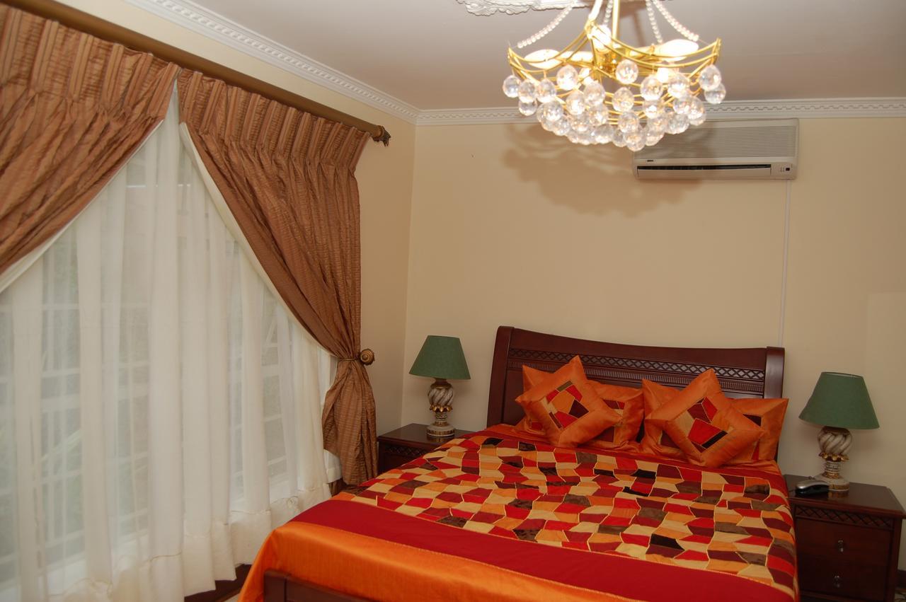 Falcon Crest Suites Gaborone Exterior photo