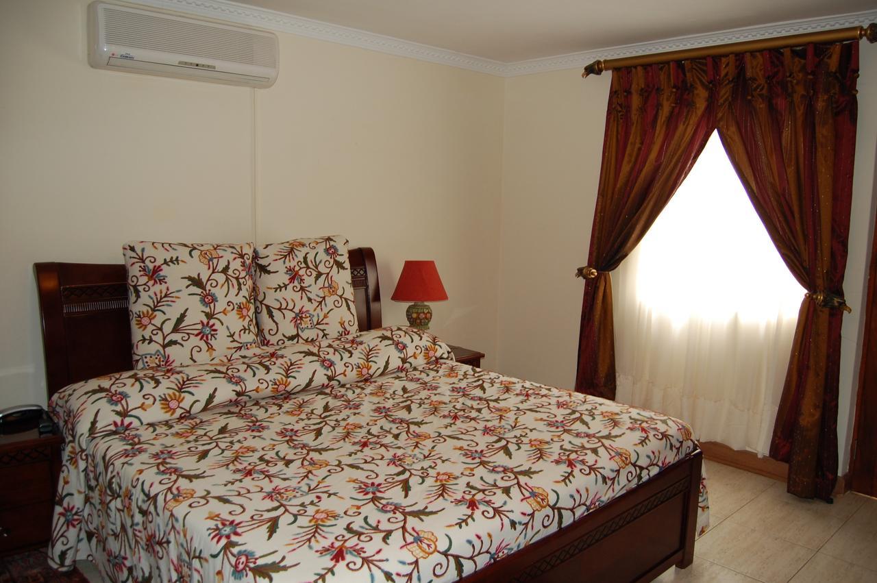Falcon Crest Suites Gaborone Exterior photo